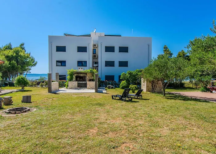 Seaside House Privlaka, Zadar - 24940 펜션 *